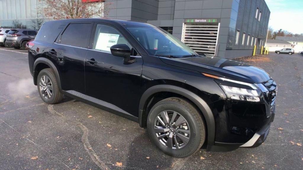 new 2025 Nissan Pathfinder car, priced at $37,360