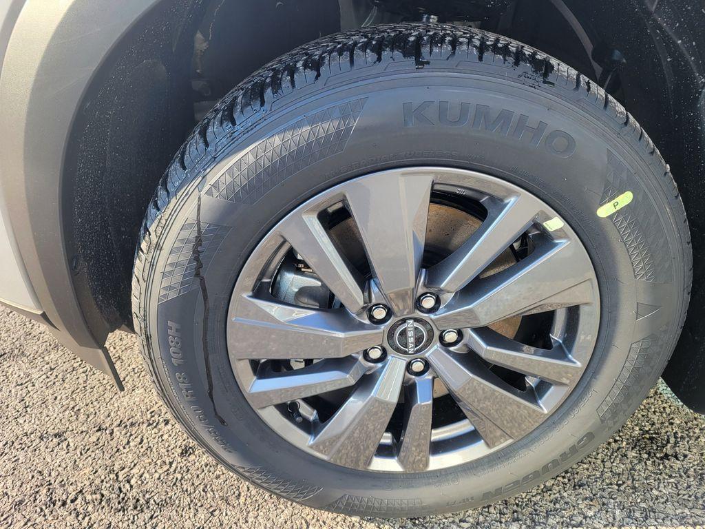 new 2025 Nissan Pathfinder car, priced at $42,775