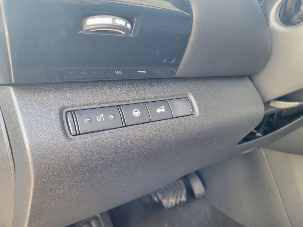new 2025 Nissan Pathfinder car, priced at $42,775