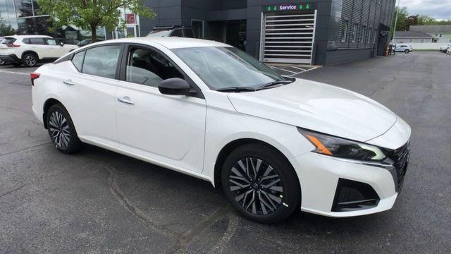 new 2025 Nissan Altima car, priced at $31,300