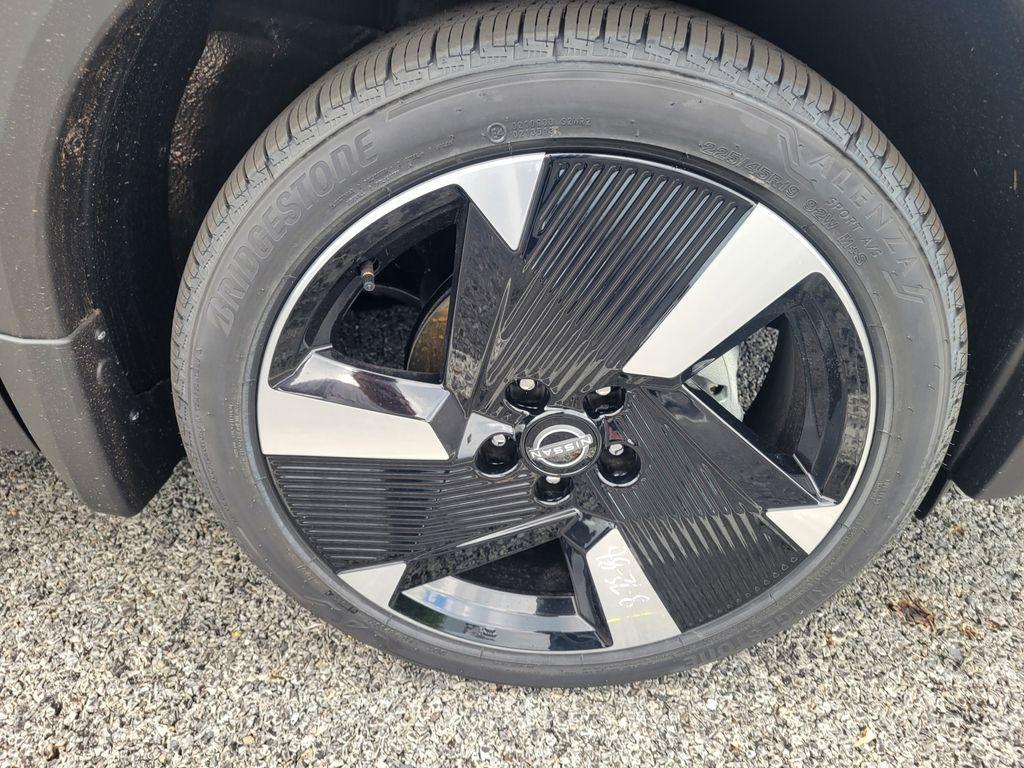 new 2025 Nissan Kicks car, priced at $30,380