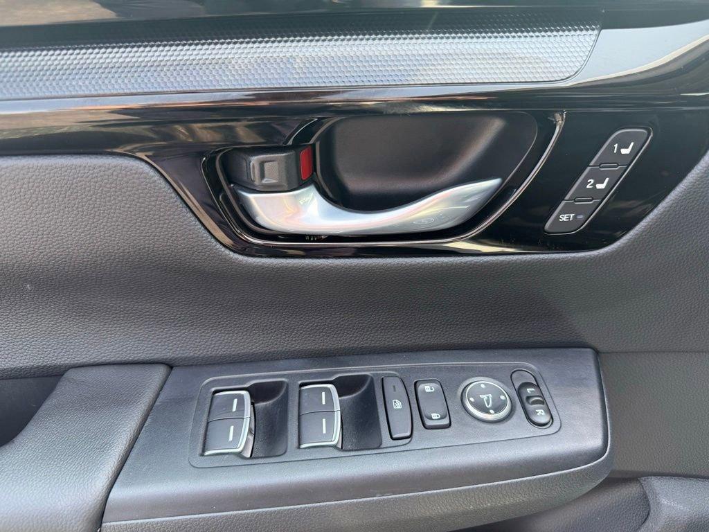 used 2025 Honda CR-V car, priced at $37,942