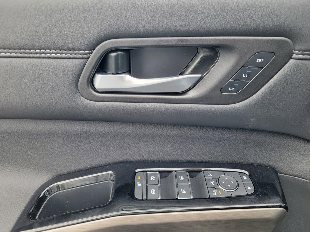 new 2025 Nissan Pathfinder car, priced at $53,050