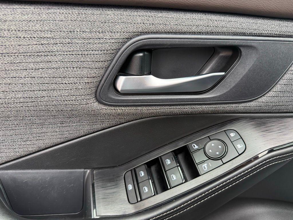 used 2022 Nissan Rogue car, priced at $22,999