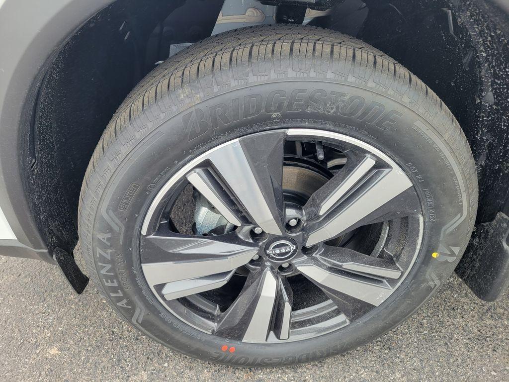 new 2025 Nissan Rogue car, priced at $39,660