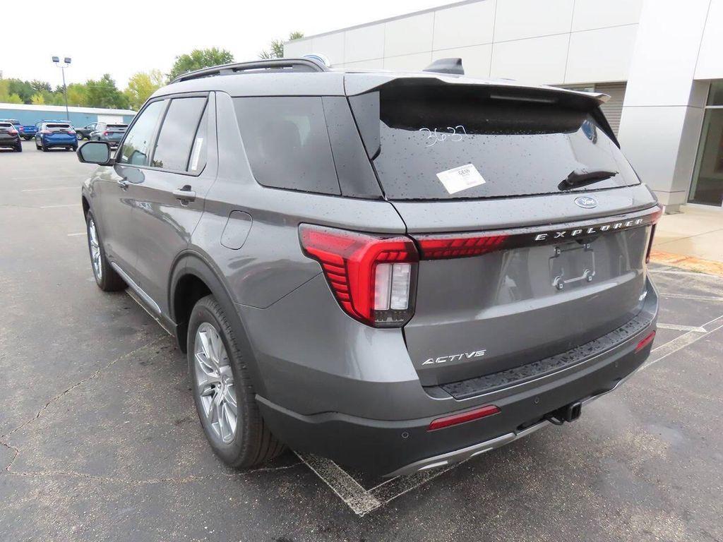 new 2025 Ford Explorer car, priced at $47,747