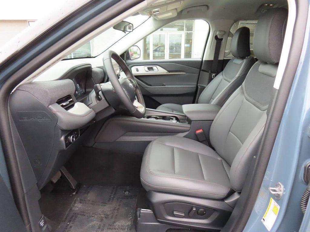 new 2025 Ford Explorer car, priced at $47,746