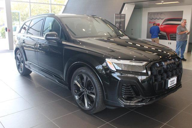 new 2025 Audi Q7 car, priced at $77,580