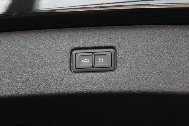 new 2025 Audi Q7 car, priced at $77,580