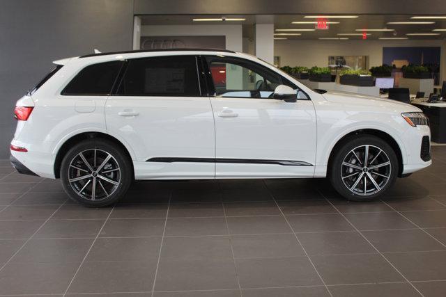 new 2025 Audi Q7 car, priced at $71,855