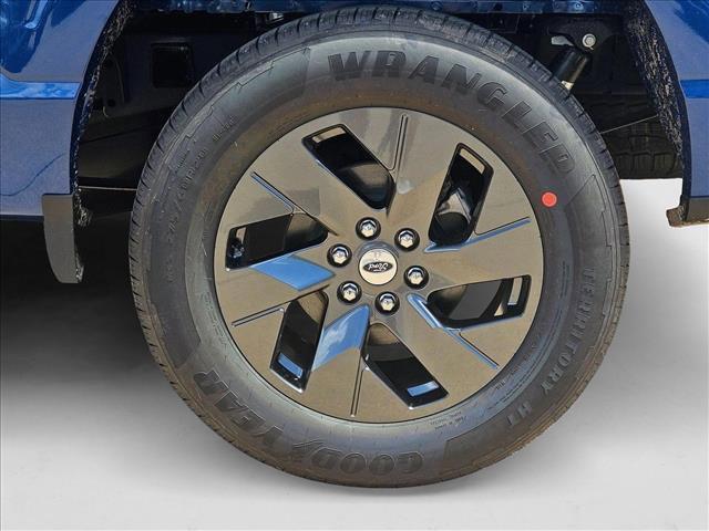 new 2025 Ford F-150 car, priced at $42,999