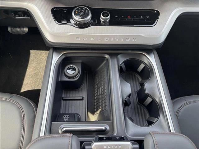 new 2025 Ford Expedition Max car, priced at $71,905
