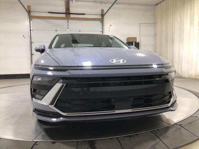 new 2025 Hyundai Sonata Hybrid car, priced at $30,827