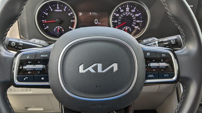used 2023 Kia Carnival car, priced at $28,700