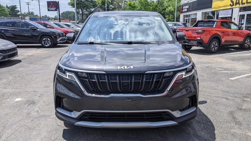 used 2023 Kia Carnival car, priced at $28,700
