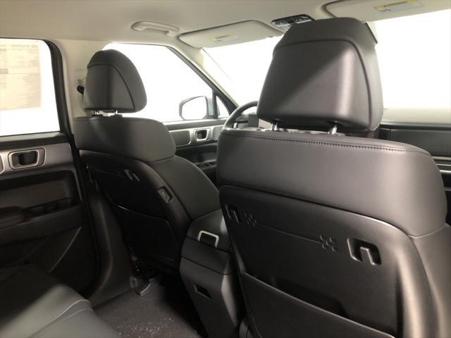 new 2025 Hyundai Santa Fe car, priced at $38,977