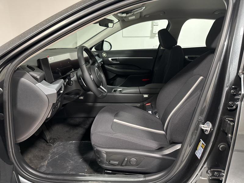 new 2025 Hyundai Sonata Hybrid car, priced at $28,998