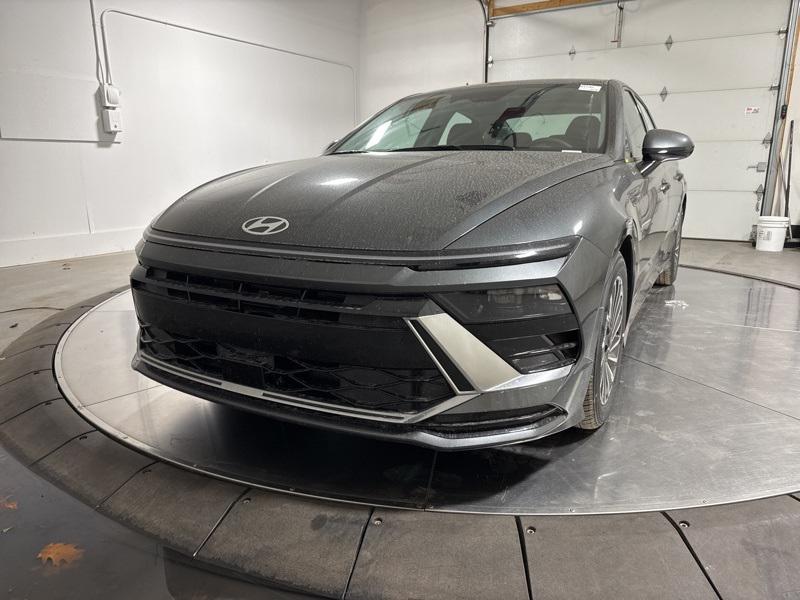 new 2025 Hyundai Sonata Hybrid car, priced at $28,998