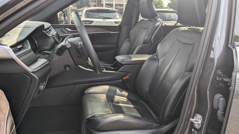 used 2022 Jeep Grand Cherokee car, priced at $38,200