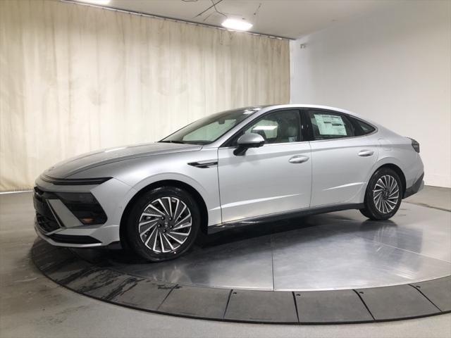 new 2025 Hyundai Sonata Hybrid car, priced at $37,126