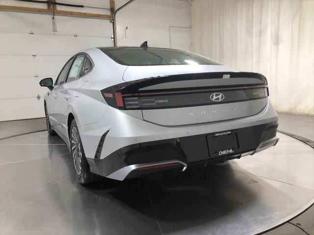 new 2025 Hyundai Sonata Hybrid car, priced at $37,126