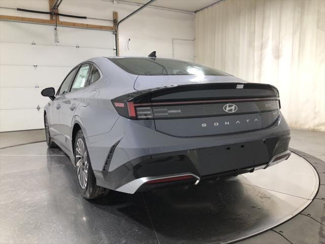 new 2025 Hyundai Sonata Hybrid car, priced at $31,048