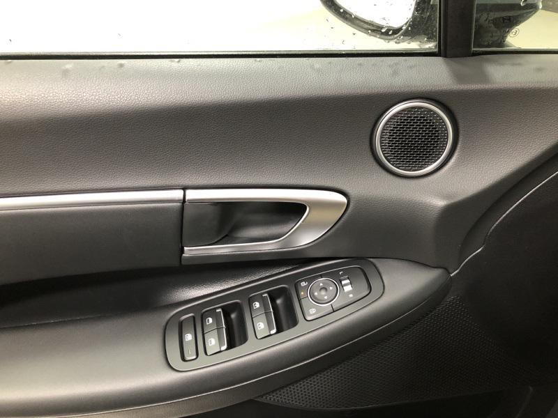 new 2025 Hyundai Sonata Hybrid car, priced at $29,448