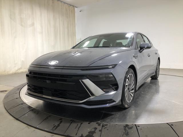 new 2025 Hyundai Sonata Hybrid car, priced at $31,048