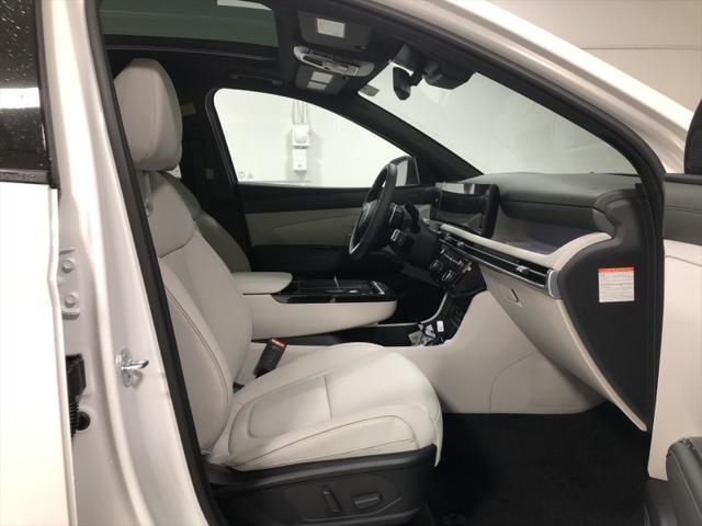 new 2025 Hyundai TUCSON Hybrid car, priced at $41,705