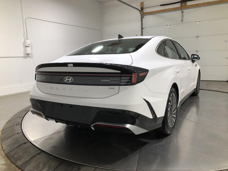 new 2025 Hyundai Sonata Hybrid car, priced at $29,762