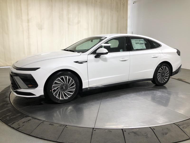 new 2025 Hyundai Sonata Hybrid car, priced at $29,762