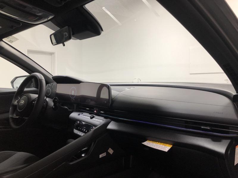 new 2025 Hyundai Elantra car, priced at $26,289