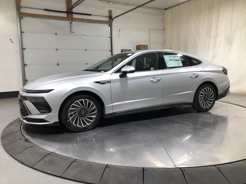 new 2025 Hyundai Sonata Hybrid car, priced at $29,280