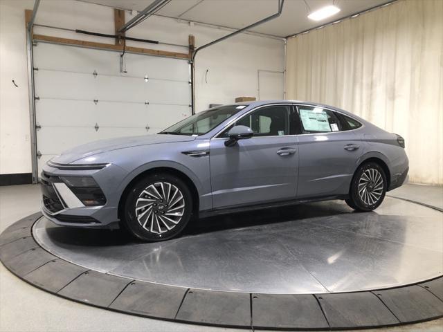 new 2025 Hyundai Sonata Hybrid car, priced at $30,847