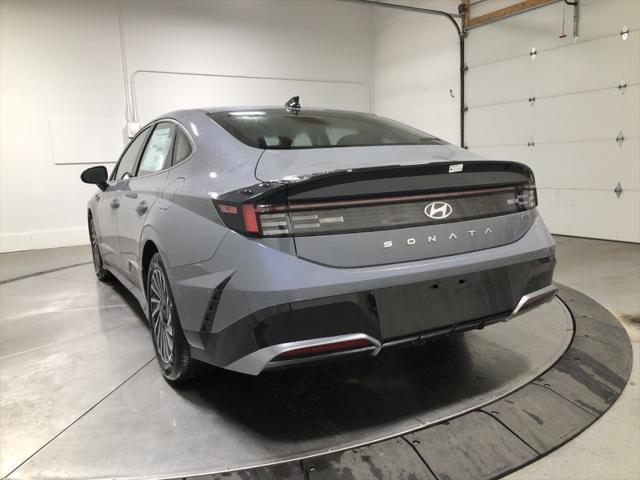 new 2025 Hyundai Sonata Hybrid car, priced at $30,847