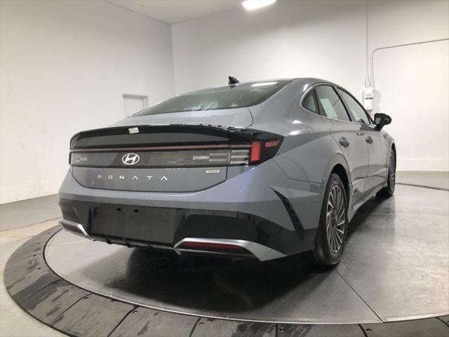 new 2025 Hyundai Sonata Hybrid car, priced at $30,847