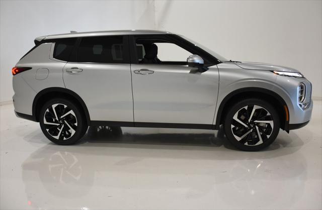 new 2024 Mitsubishi Outlander car, priced at $32,084