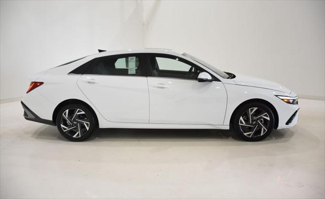 new 2025 Hyundai Elantra car, priced at $30,113