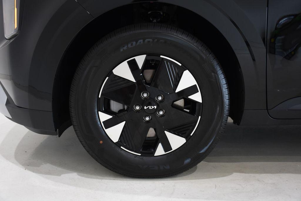 new 2026 Kia Carnival Hybrid car, priced at $42,420