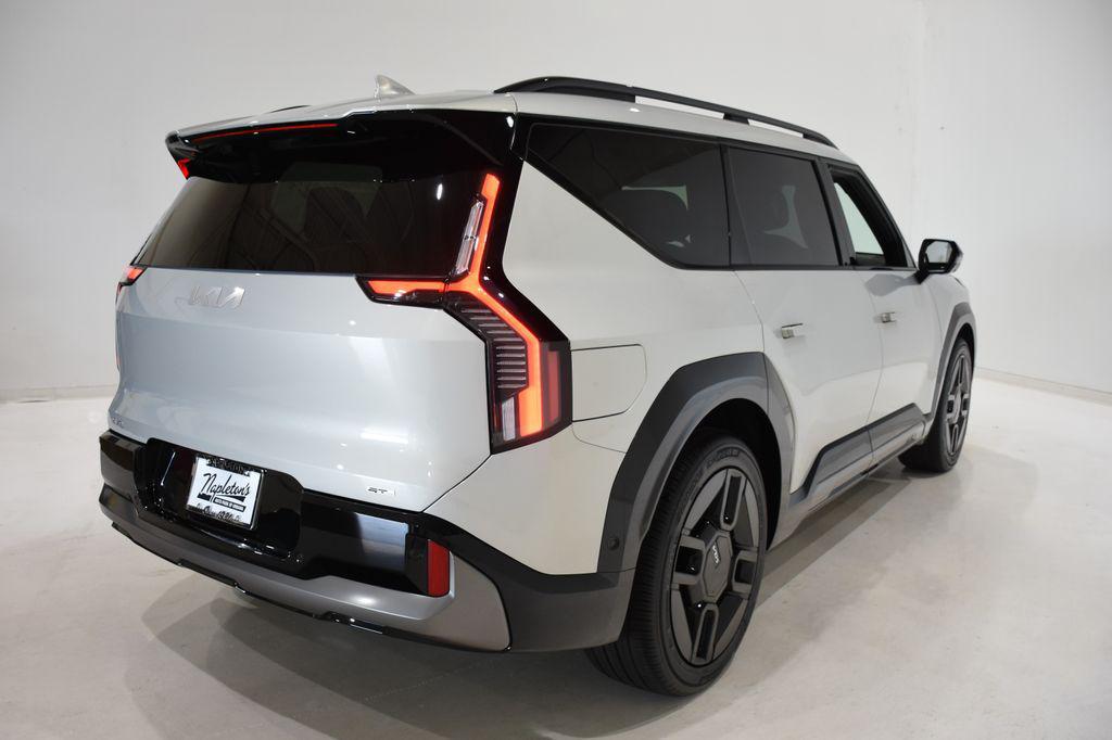 new 2026 Kia EV9 car, priced at $70,167