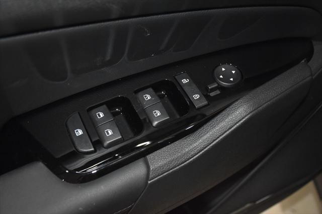 new 2025 Kia Sportage car, priced at $39,012