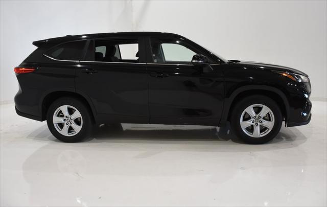 used 2024 Toyota Highlander car, priced at $38,890