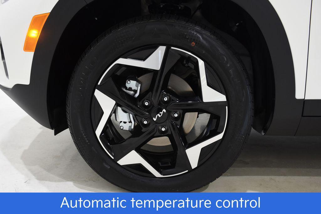 new 2026 Kia Seltos car, priced at $27,555