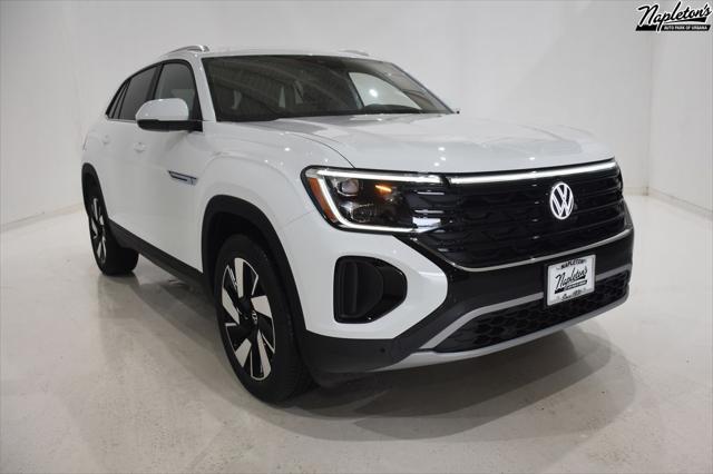 new 2025 Volkswagen Atlas Cross Sport car, priced at $43,091