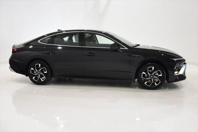 new 2025 Hyundai Sonata car, priced at $30,083