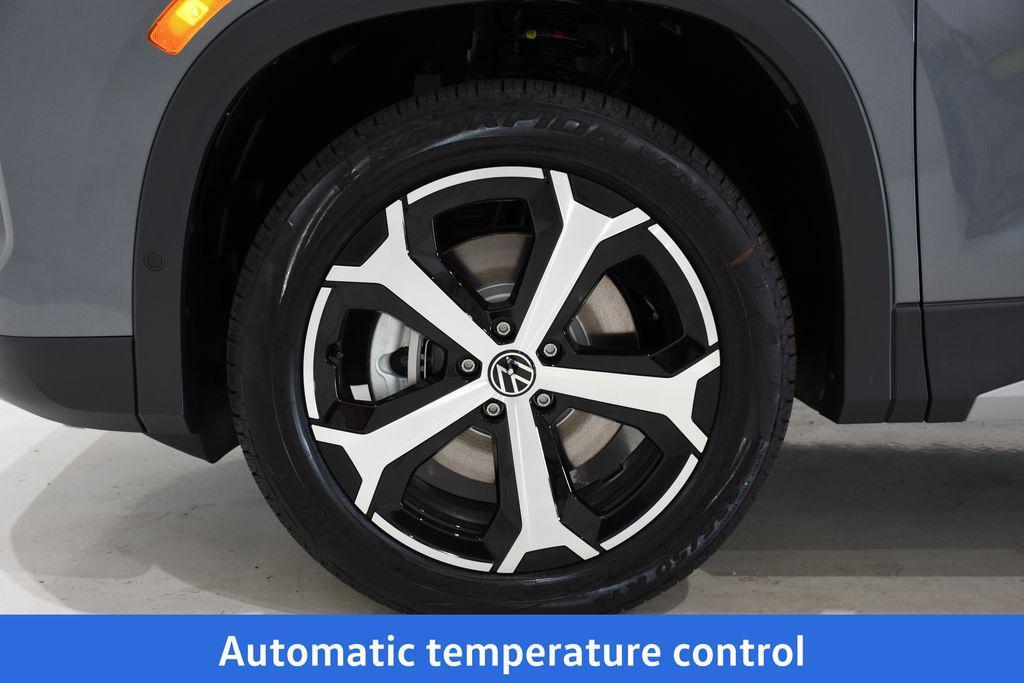 new 2025 Volkswagen Tiguan car, priced at $33,270
