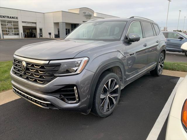 used 2024 Volkswagen Atlas car, priced at $44,450