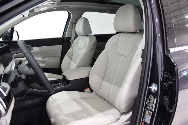 new 2025 Kia Sorento car, priced at $39,080