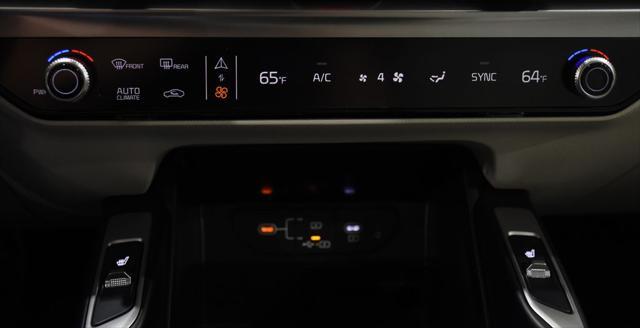 new 2025 Kia Sorento car, priced at $39,080
