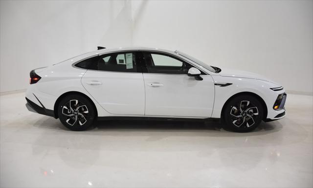 new 2025 Hyundai Sonata car, priced at $30,558